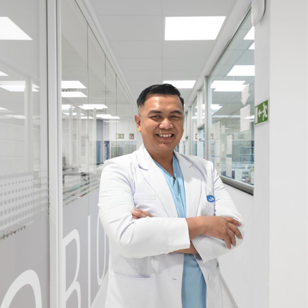 dr. Hezar Salahudin, Sp. B